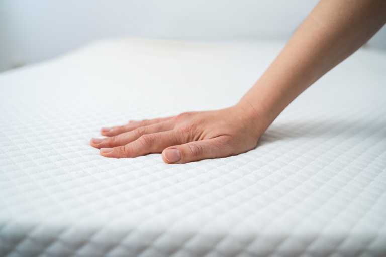 Matelas avec caractéristiques orthopédiques